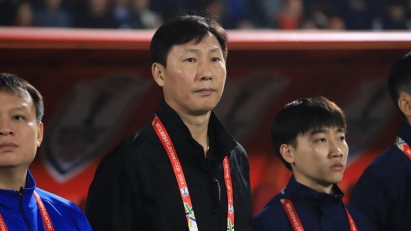 HLV Kim Sang Sik chưa dám làm 1 điều trước Lào