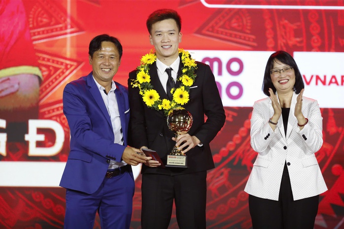 Hoàng Đức đoạt cú đúp danh hiệu ở Giải thưởng Quả bóng vàng Việt Nam 2025