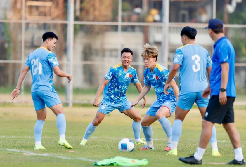 U22 Việt Nam gây sốt SEA Games với sao Việt kiều sau 10 năm