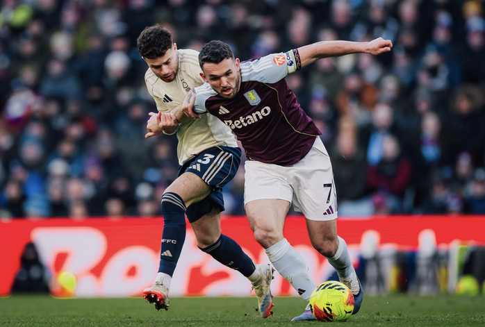 Đè bẹp Nottingham Forest, Aston Villa lên nhì bảng Ngoại hạng Anh