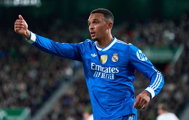 Alexander-Arnold vỡ mộng tại Real Madrid, tính đường về Anh