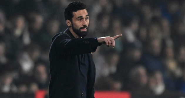 Arbeloa yêu cầu CĐV Real ngừng la ó Vinicius