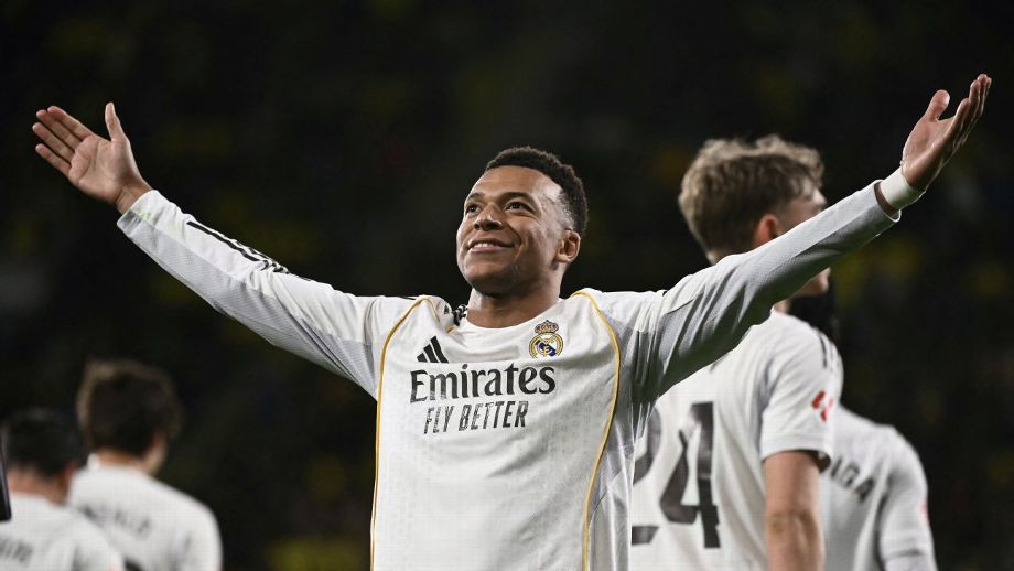 Thống kê cuối tuần: Mbappe sánh ngang Ronaldo; MU phá dớp 21 năm tại Arsenal