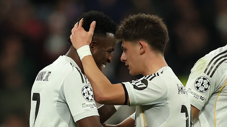 Vinicius đáp trả tiếng la ó bằng đẳng cấp ngôi sao